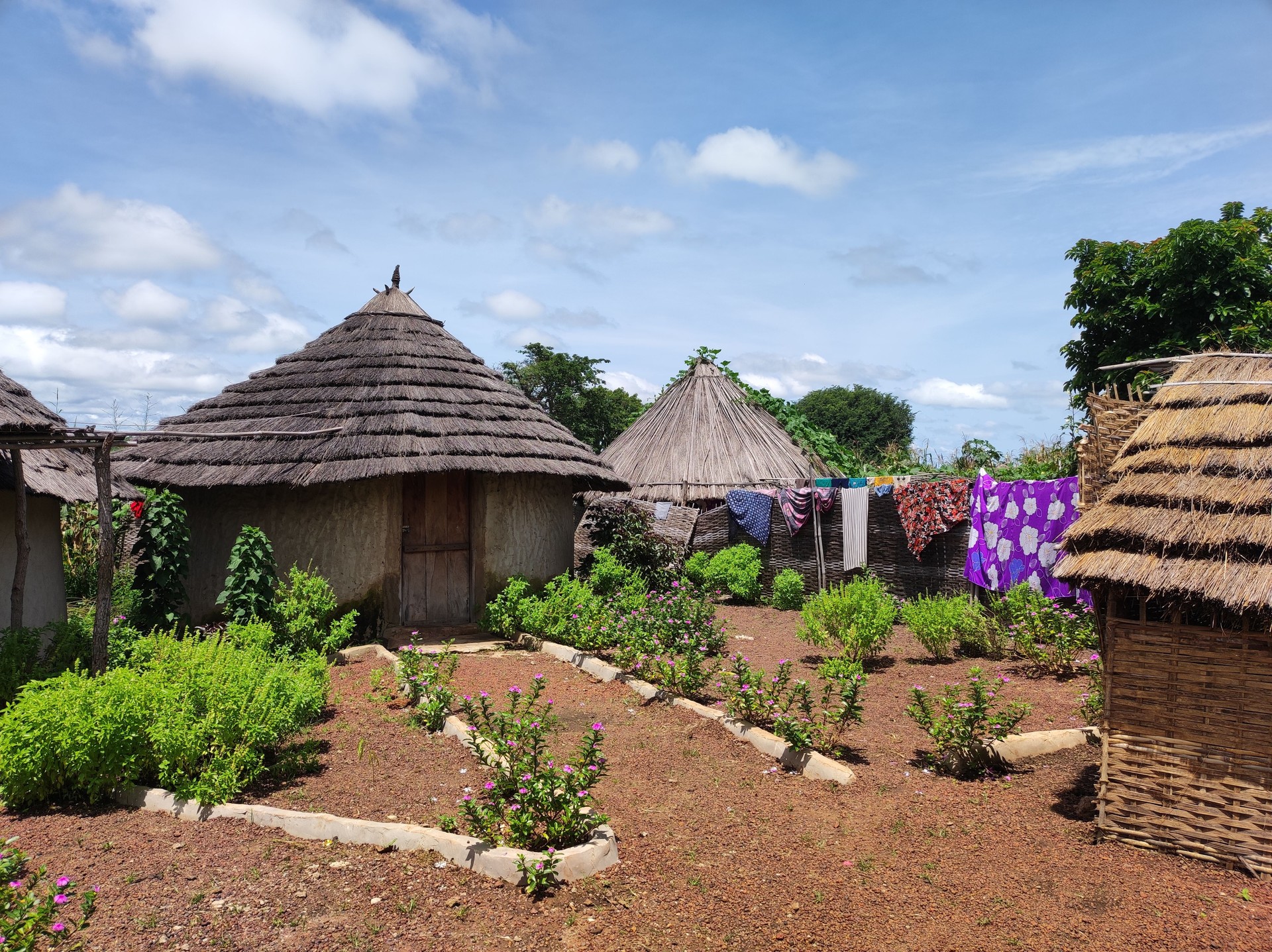 Village de Dande dans la réserve naturelle de Dindefelo, pays Bassari, Sénégal